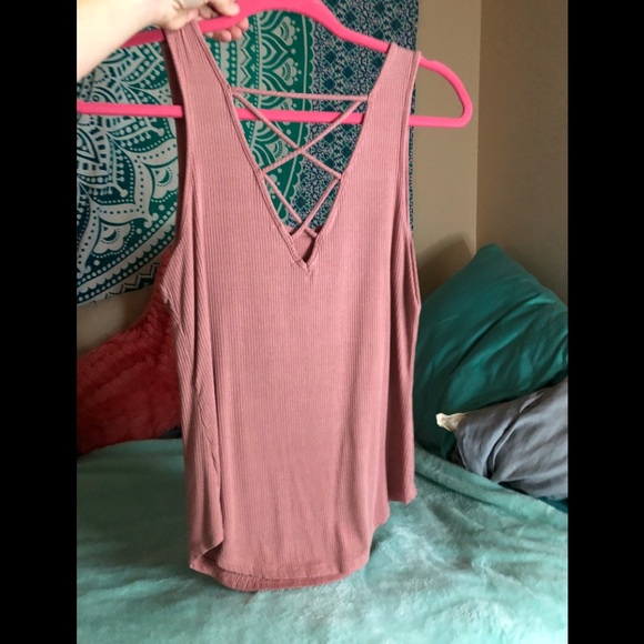 Tank with criss cross - Picture 2 of 3